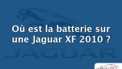 Où est la batterie sur une Jaguar XF 2010 ?